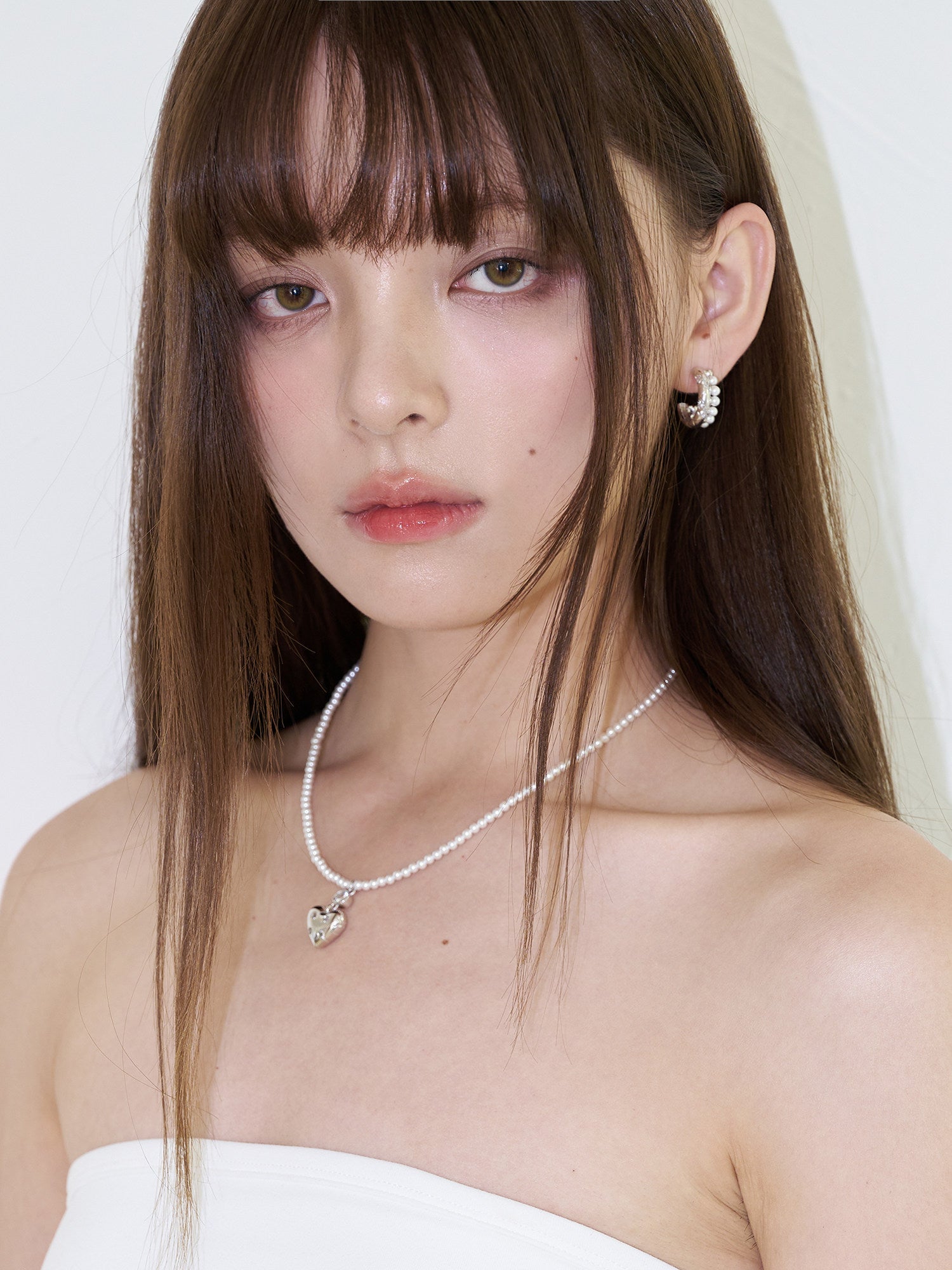 Diamond-Grid Series 3D Heart Pendant Rice Pearl Casual Choker Necklace