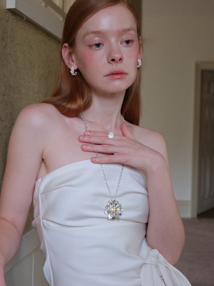 Daisy Series Large Flower Long Necklace, Minimal Luxury Statement Jewelry