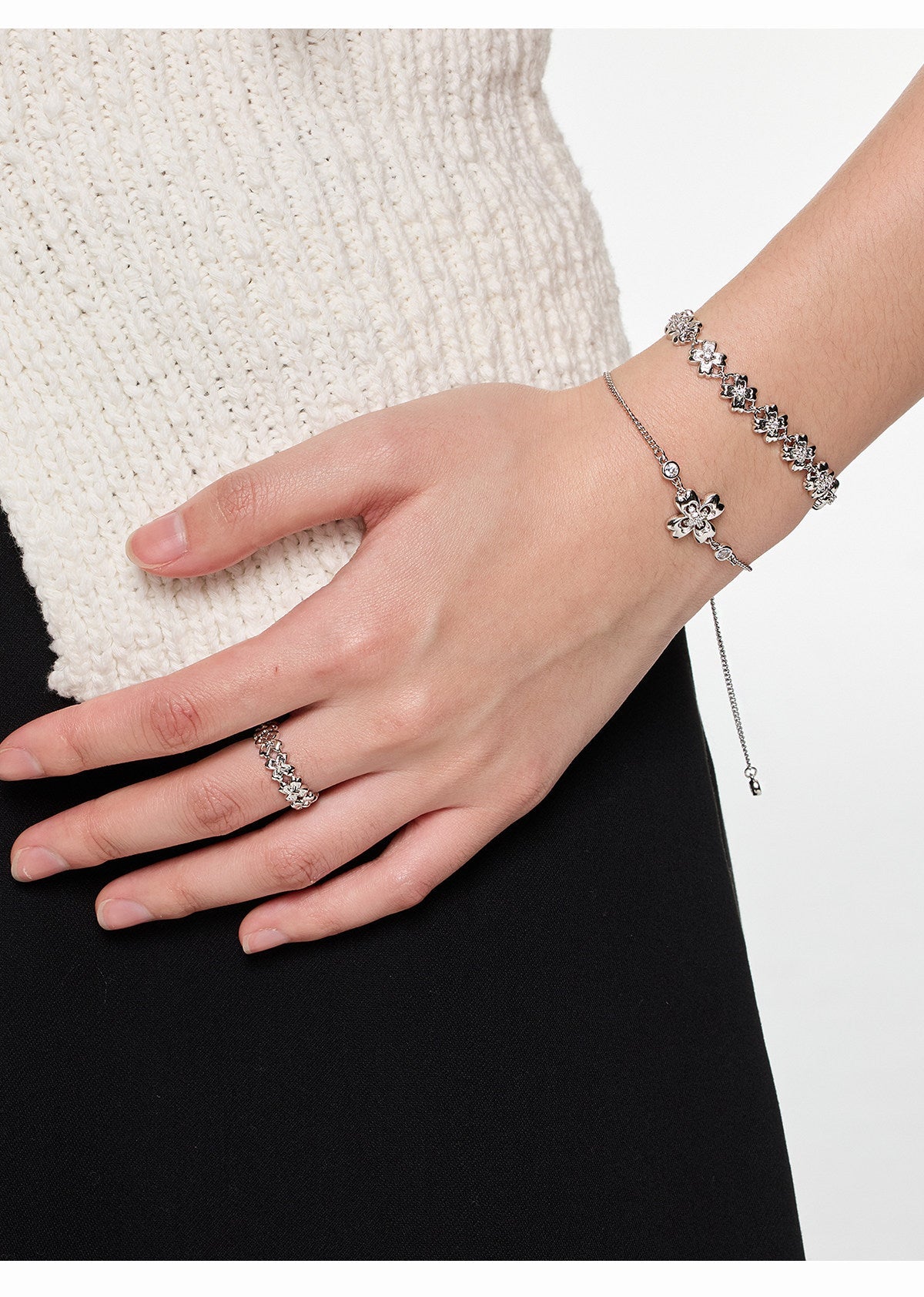 Button Series Minimalist Small Flower Layered Adjustable Pull-String Bracelet, Elegant Design
