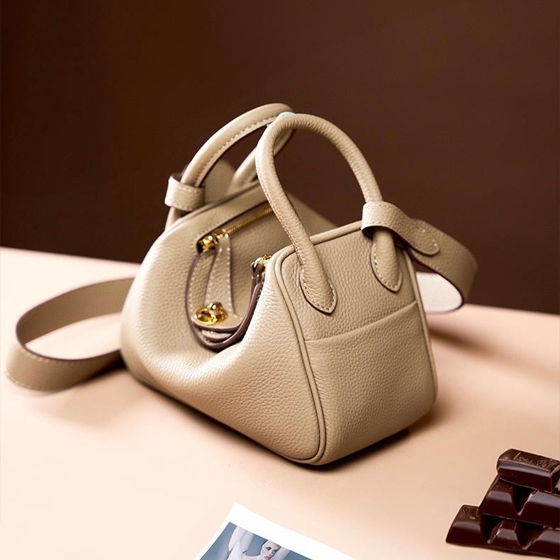 Women’s Minimalist Genuine Leather Cat Eye Decorated Crossbody Shoulder Handbag