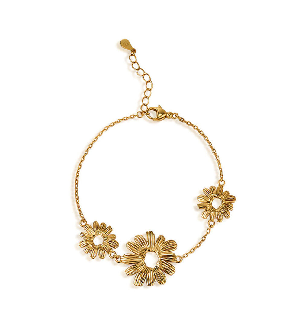 Embroidered Daisy Bracelet - A Delicate Chain with Crystal Accents
