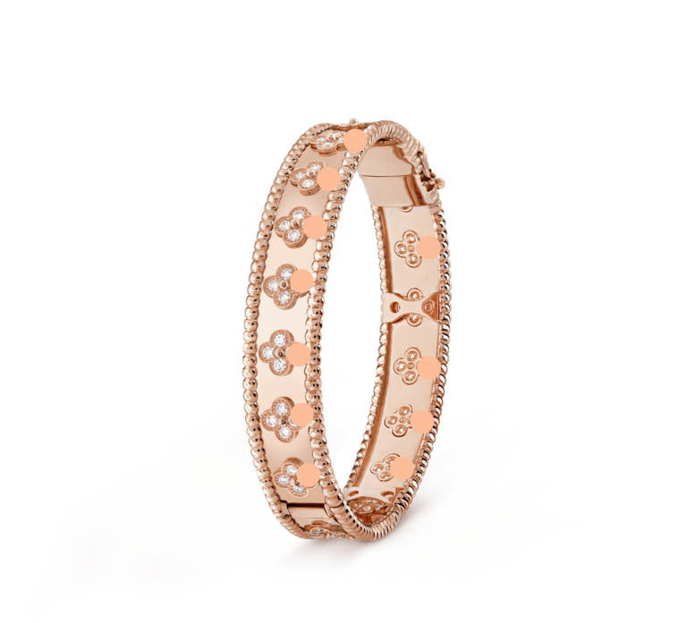 Wanderlust Studio Perlee Clovers Bracelet,18k Gold Plated