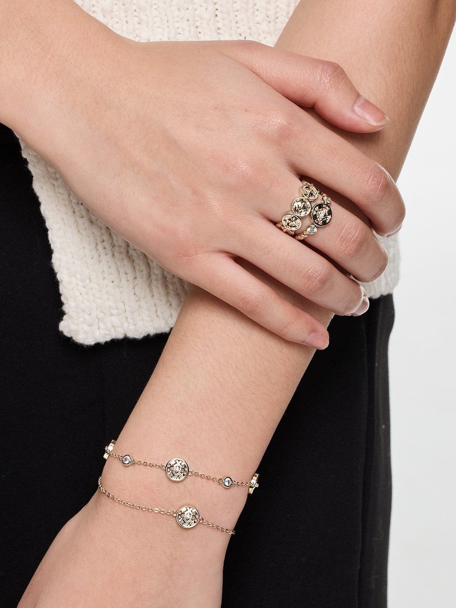 Button Series Minimalist Adjustable Pull-String Bracelet, Full Circle Korean-Style Elegant Design