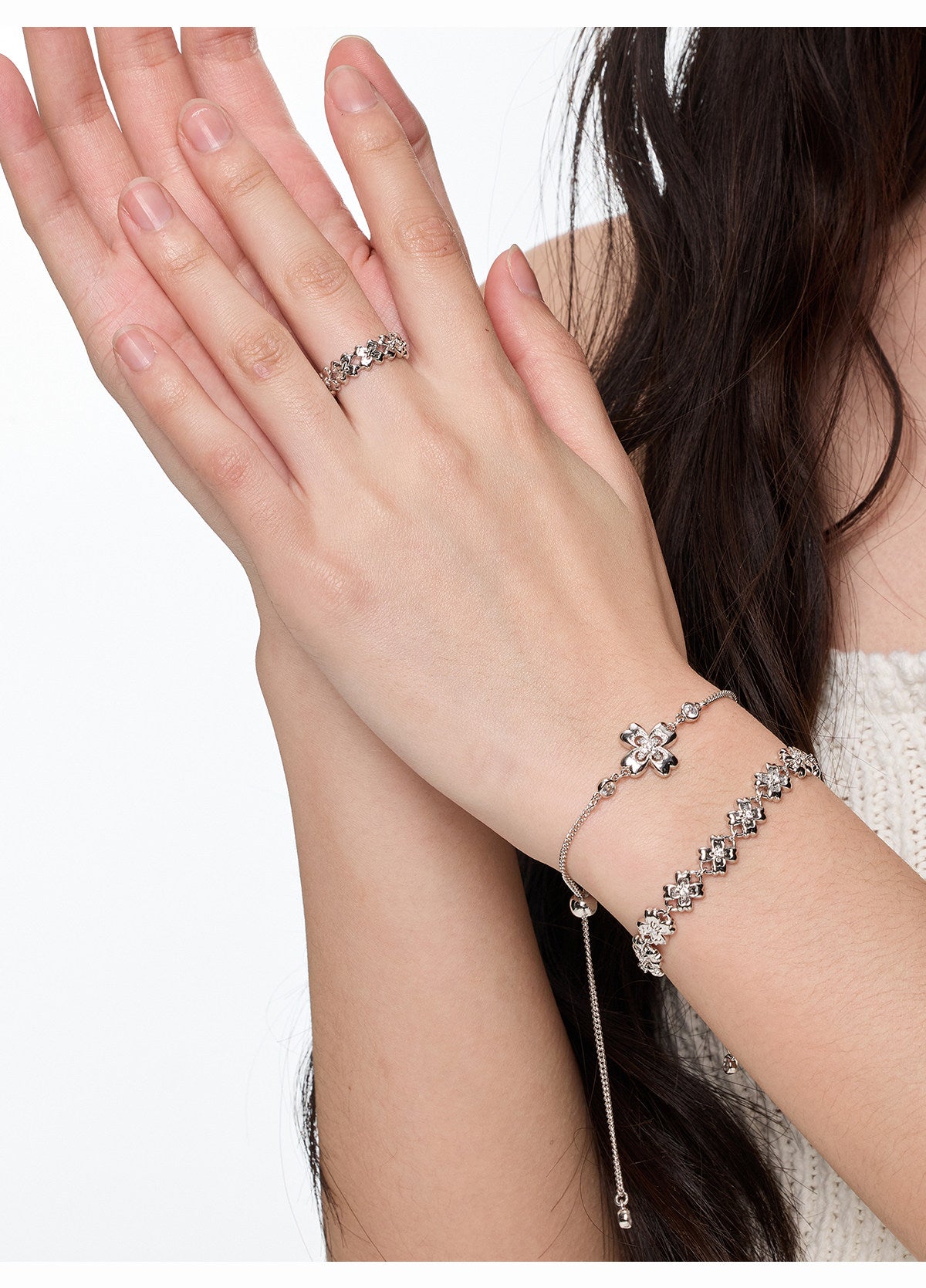 Button Series Full-Circle Small Flower Layered Adjustable Pull-String Bracelet, Elegant Chic Design