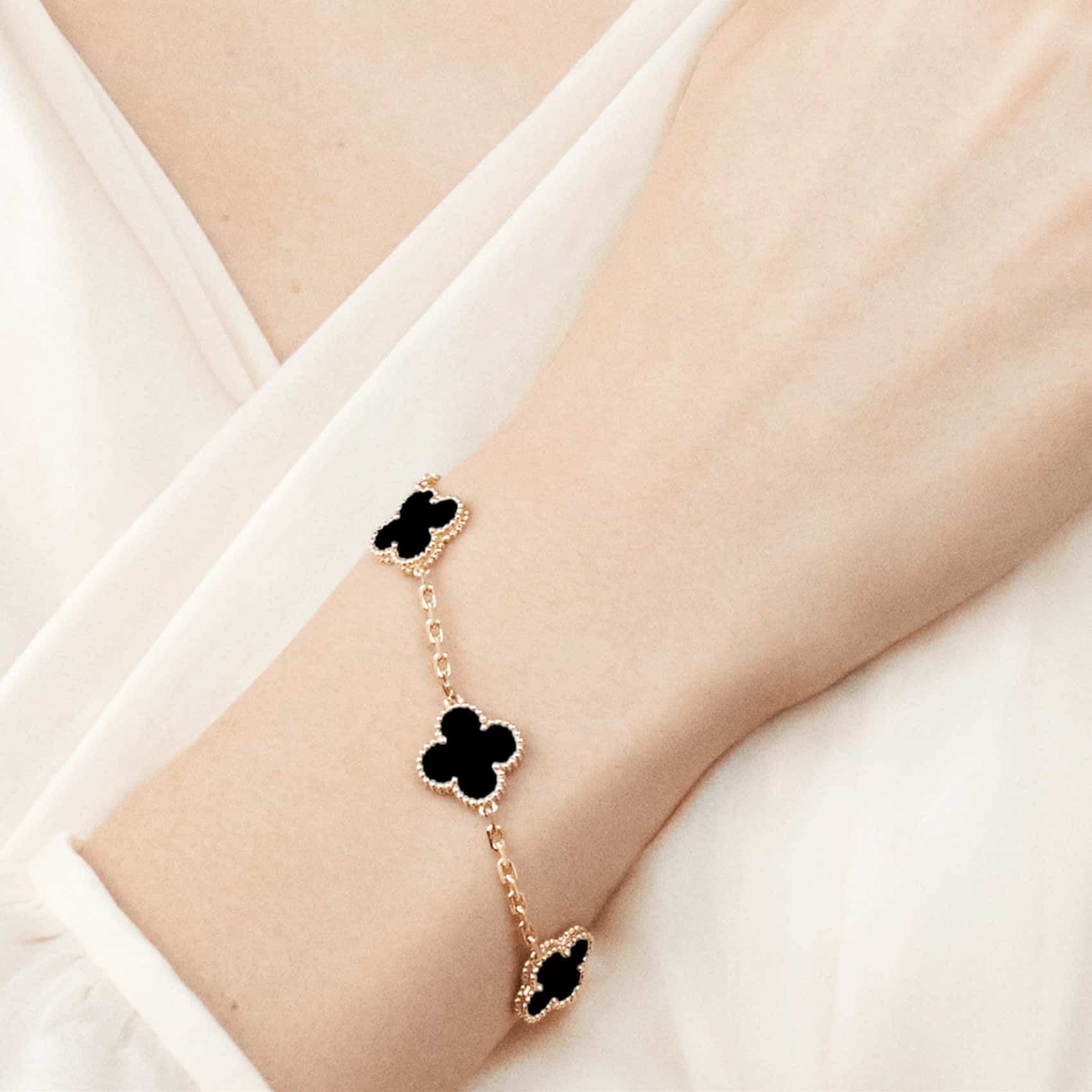 Wanderlust Studio Clover Leaf Bracelet,925 Silver,18k Gold Plated