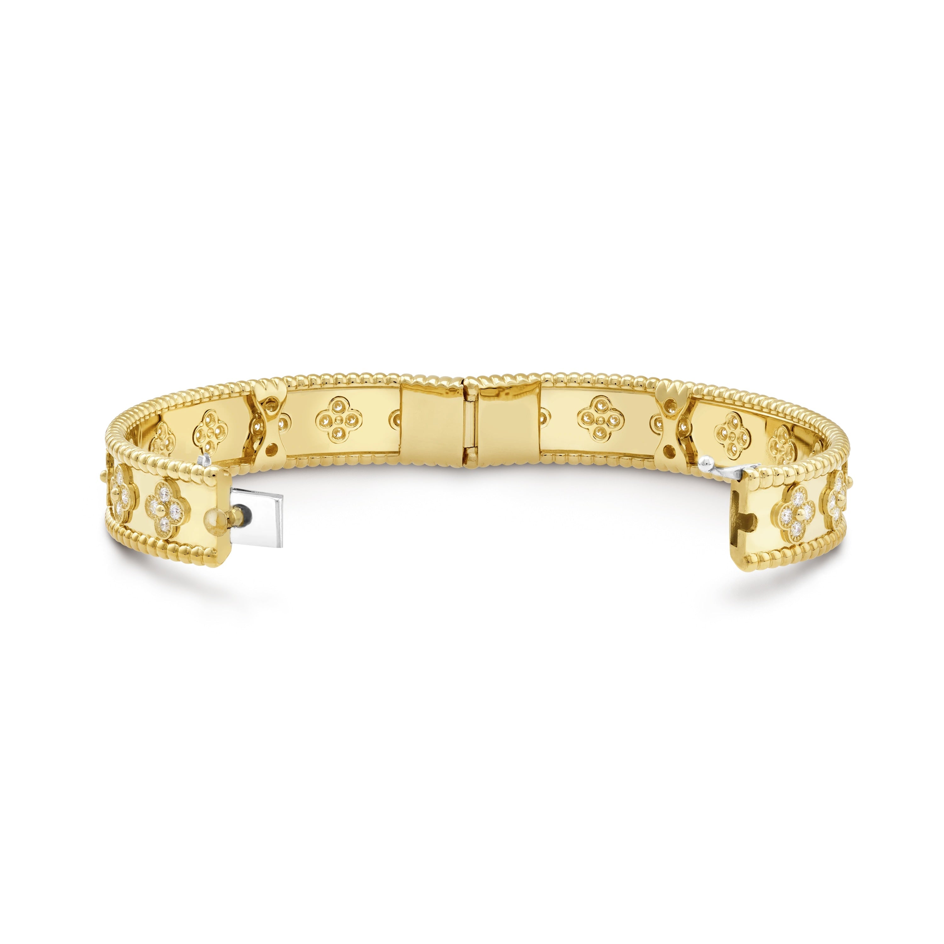 Wanderlust Studio Perlee Clovers Bracelet,18k Gold Plated