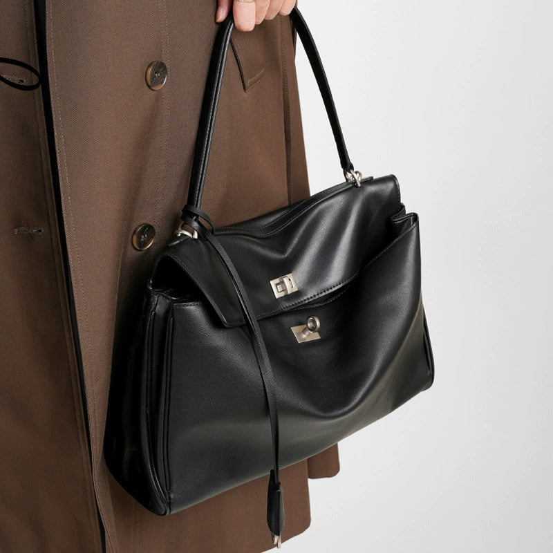 Women's Minimalist Rodeo Curved Genuine Leather Shoulder Bag